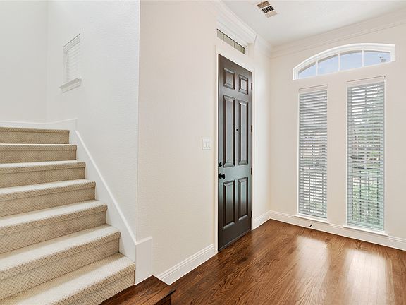 3rd image of 5909 Exeter Ave