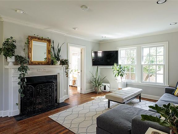 5th image of 804 NW 40th St