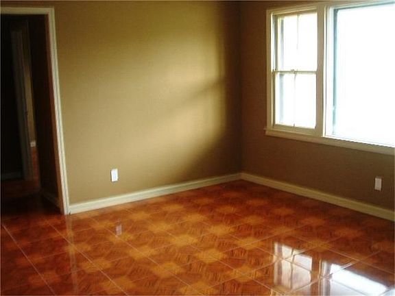 3rd image of 5112 Avenue L