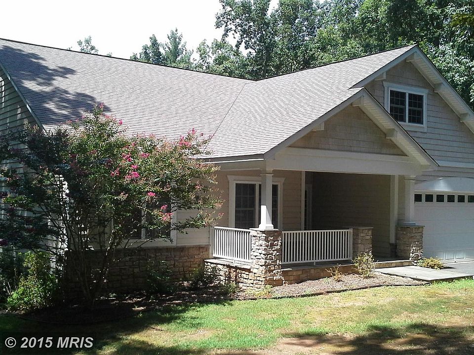 1st image of 943 Oak Grove Dr