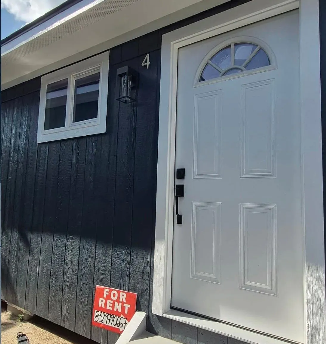 2 bed, 1.0 bath, $1,100 — Photo 1
