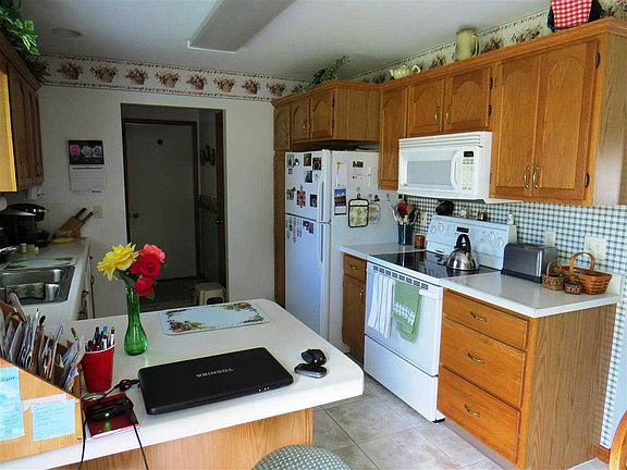 5th image of 426 Hillcrest Dr