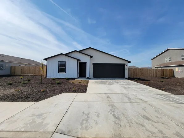 1113 Spyglass St, Tulare, CA 93274