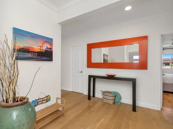 2101 Ocean Ave APT 17, Santa Monica, CA 90405