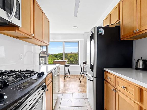 3rd image of 105 Ashland Pl #8C