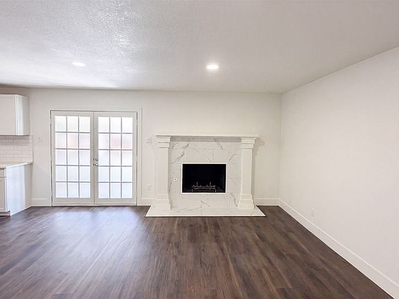 3rd image of 3111 Windsor Rd