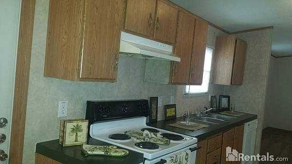 1st image of 32 Gaslight Dr