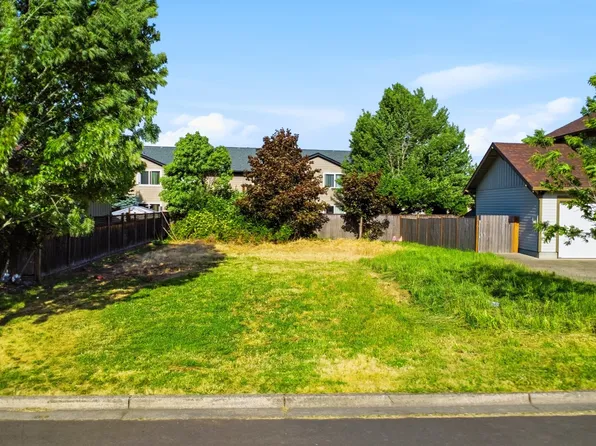 235 SE Hope Ct, Sheridan, OR 97378