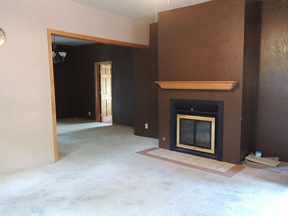 2nd image of 825 N Elm St