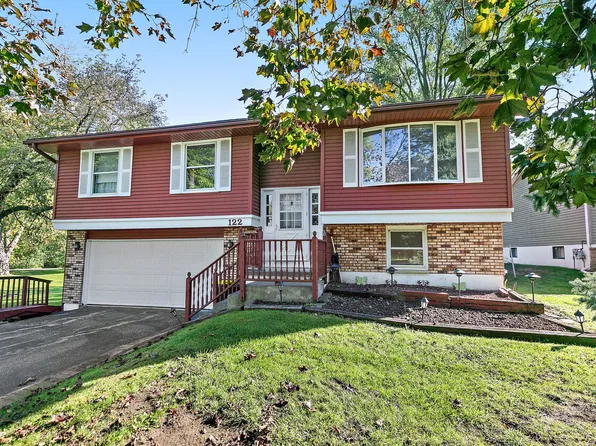122 Indian Trl, Lake In The Hills, IL 60156