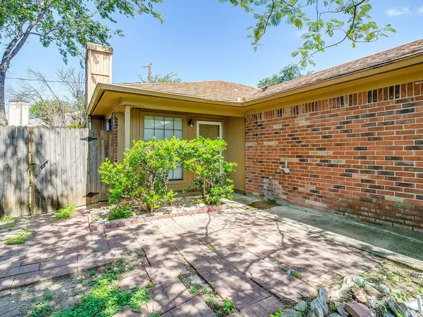 4517 Compass Ct, Fort Worth, TX 76135