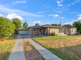2114 E Brown Ave, Fresno, CA 93703