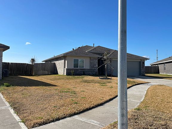 3rd image of 41 Desert Spring Ln