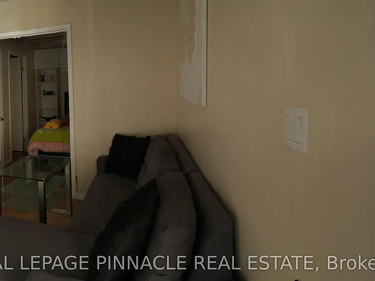26 Western Battery Rd #210 — Photo 6