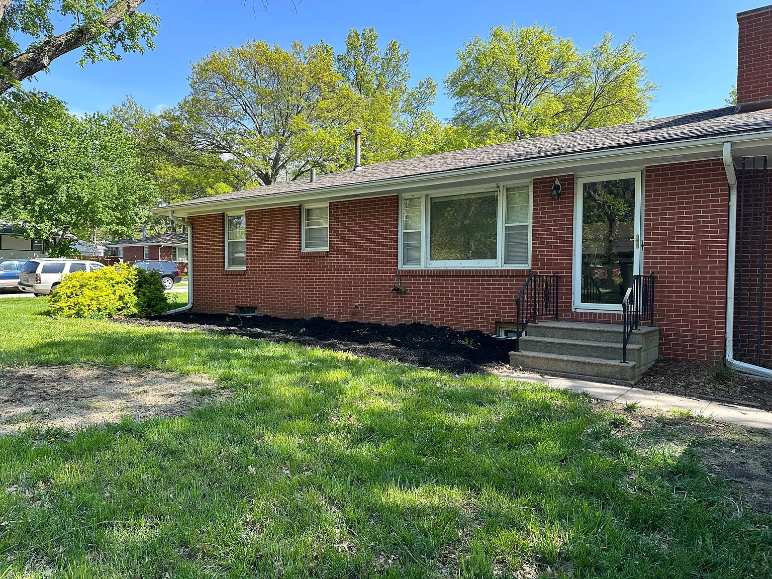 6745 Vine St — Photo 1