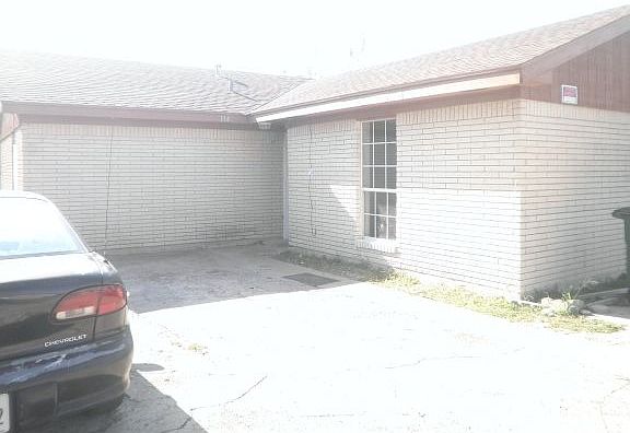 2nd image of 114 Leal St