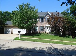 16626 Highland Summit Dr, Ballwin, MO 63011