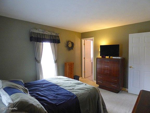 5th image of 1324 Florence Ave