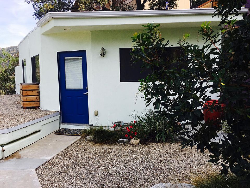 Gravel patio, ideal for Adirondack chairs or bistro set.