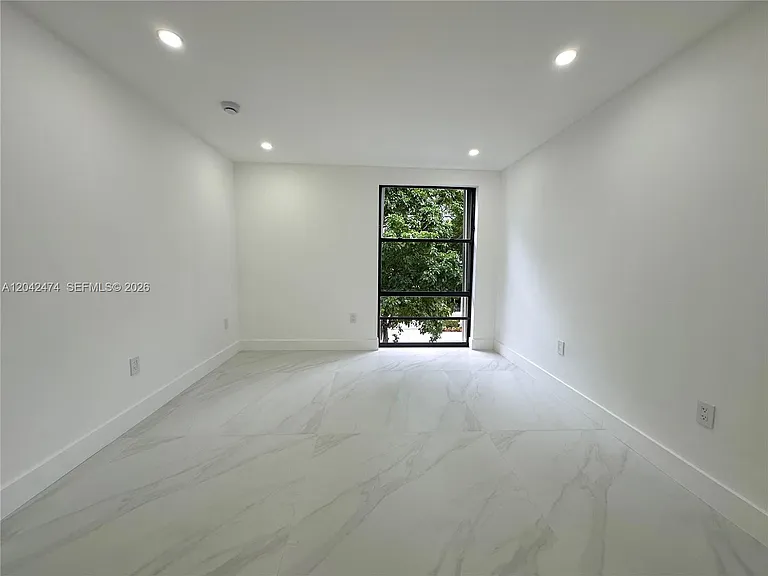 17620 Atlantic Blvd #310 — Photo 14
