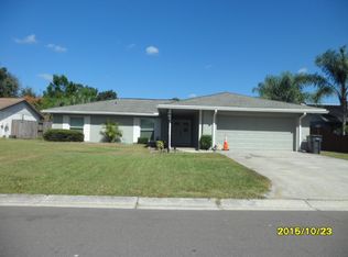 906 McIntosh Cir, Brandon, FL 33510