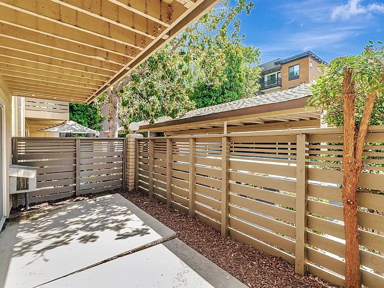 Santana Place — Photo 28