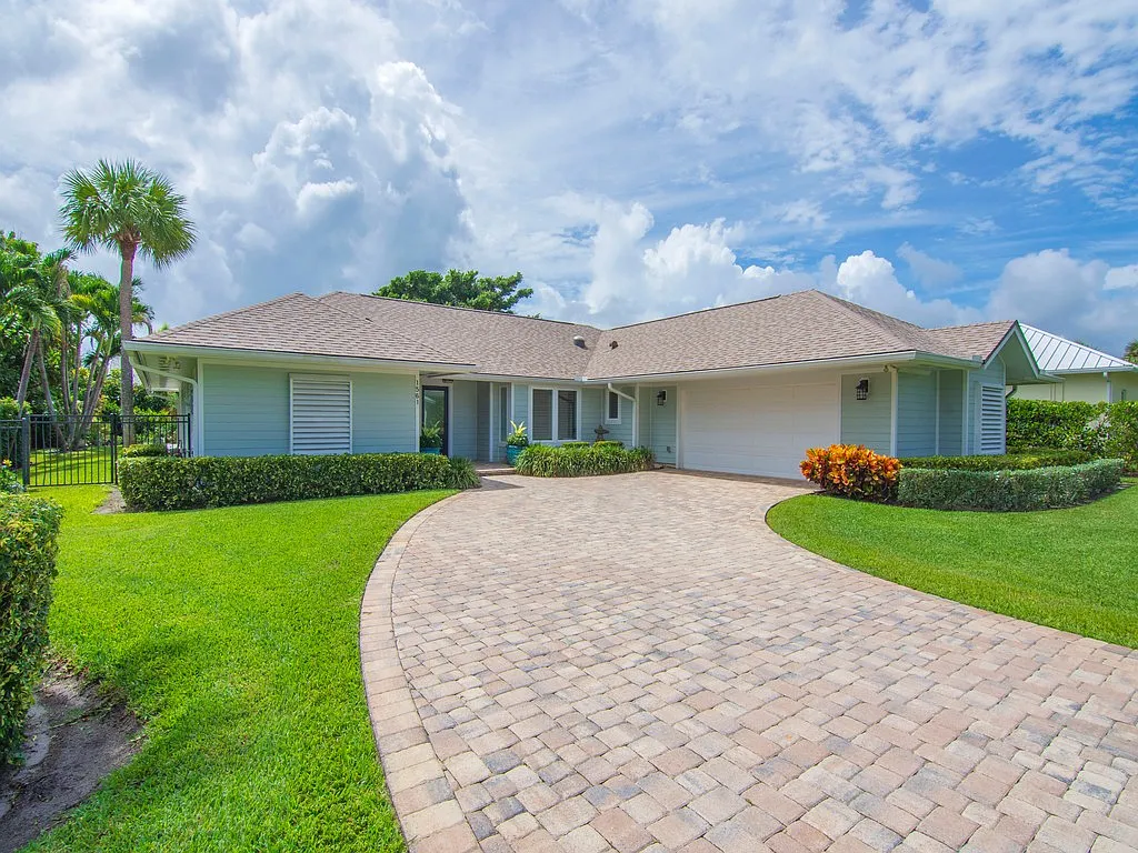 3 bed, 2267 sqft, $17,000 — Photo 3