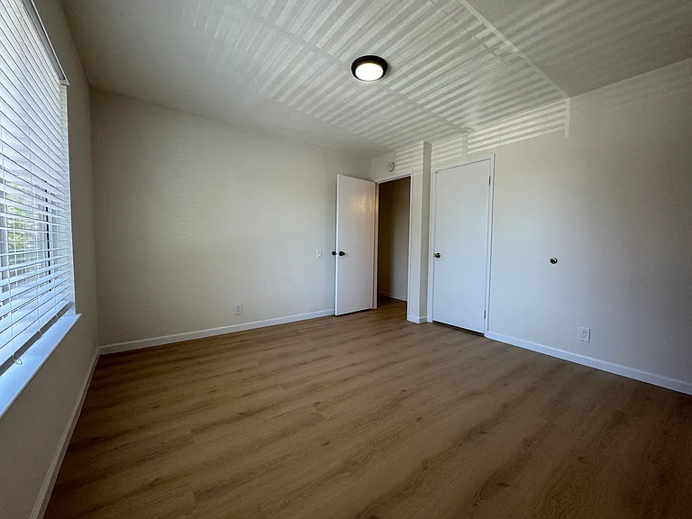 669 Balfour Dr — Photo 15