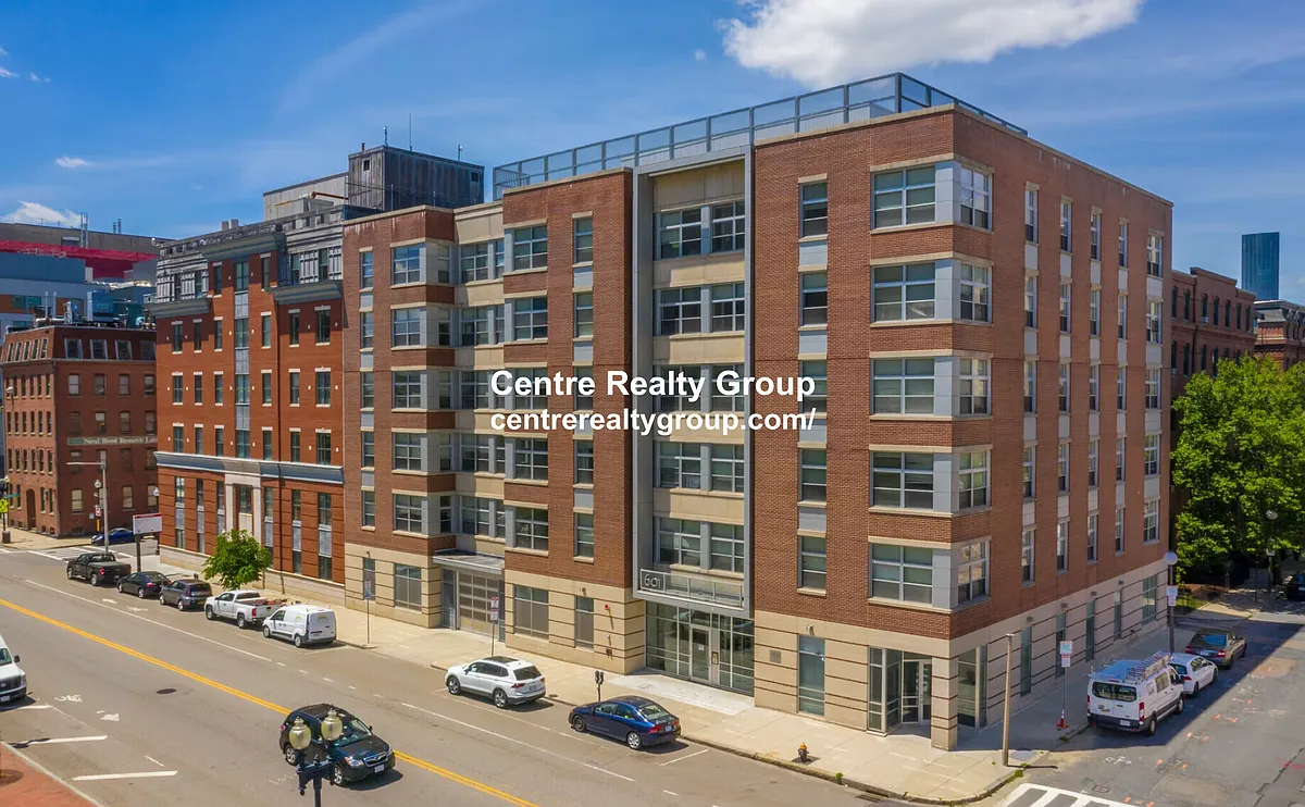 Building Photo - 601 Albany St #308