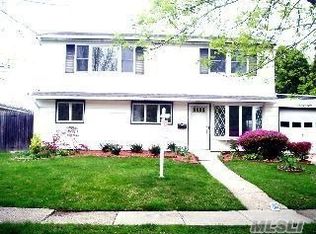 38 Vernon St, Plainview, NY