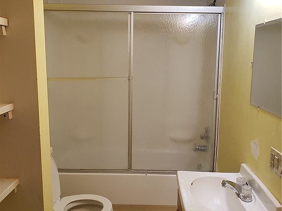 4th image of 109 W Bank St #A