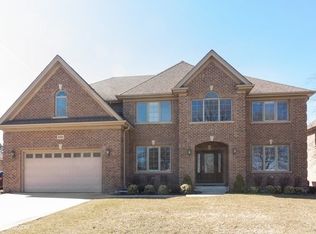 320 Parkside Ave, Itasca, IL 60143