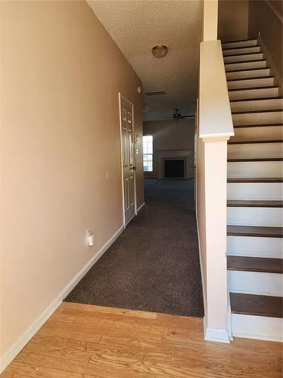 3 bed, 2.5 bath, 1330 sqft, $1,695 — Photo 2
