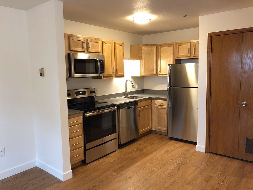 1st image of 3055-3061 29th St #205