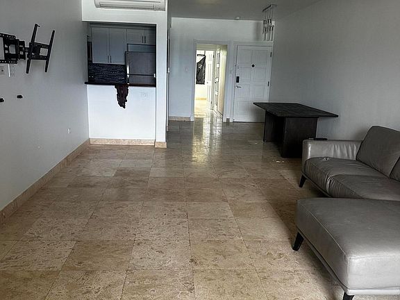 3rd image of 305 Granada Del Mar