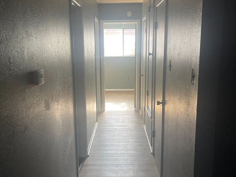 216 N Emerald Loop — Photo 11
