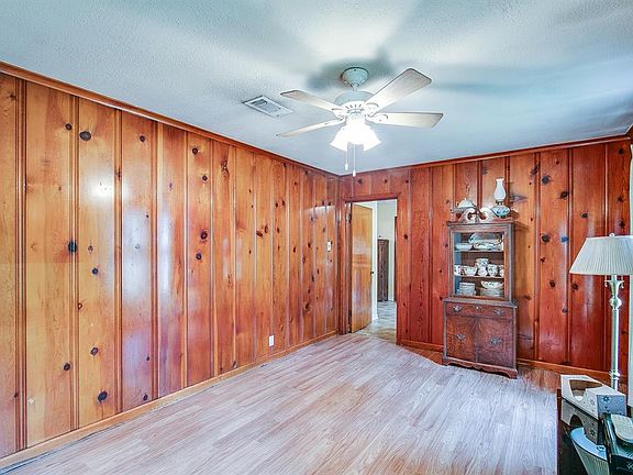 4th image of 1604 E Fayle St
