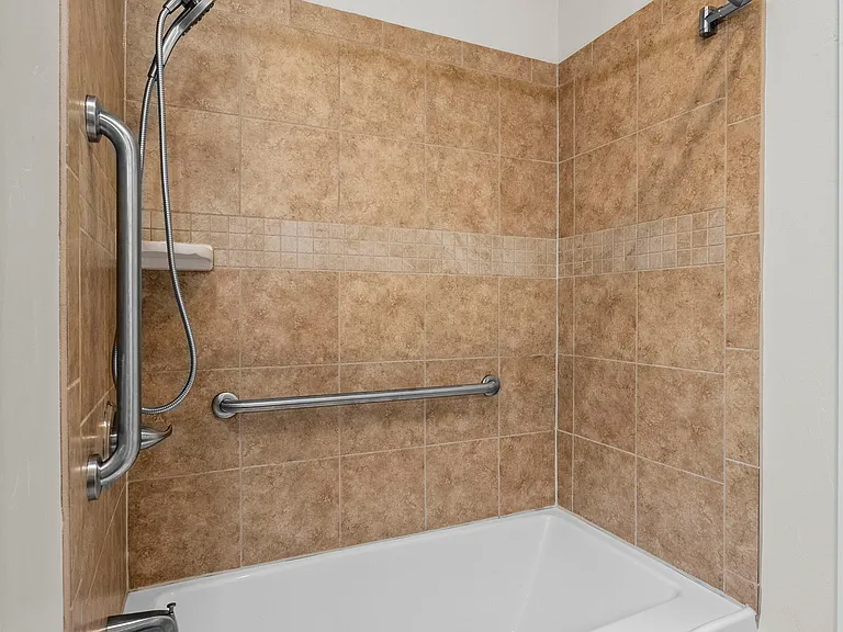 1601 Golden Gate Way — Photo 22