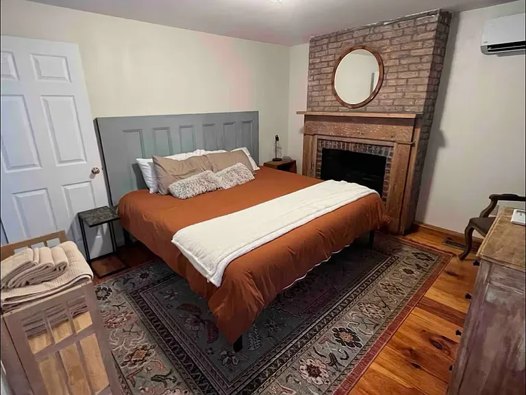 50 Dutchess Ave #B — Photo 5