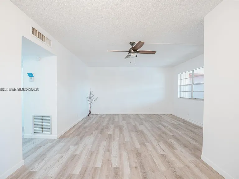 2041 NW 81st Ave #427 — Photo 4