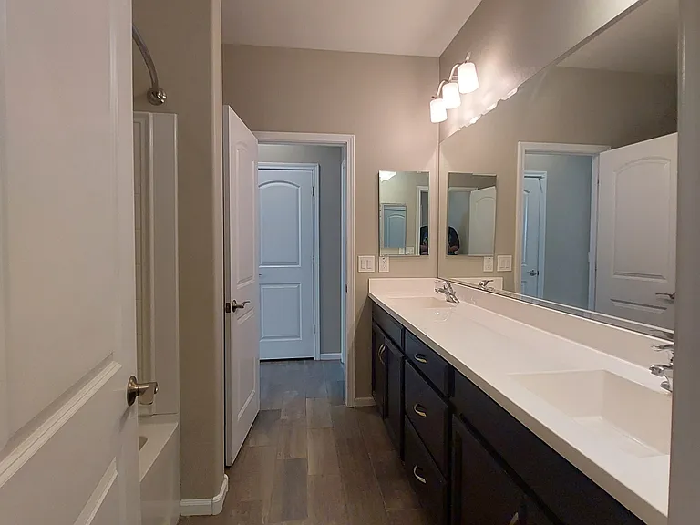 1025 S 200th Ln — Photo 25