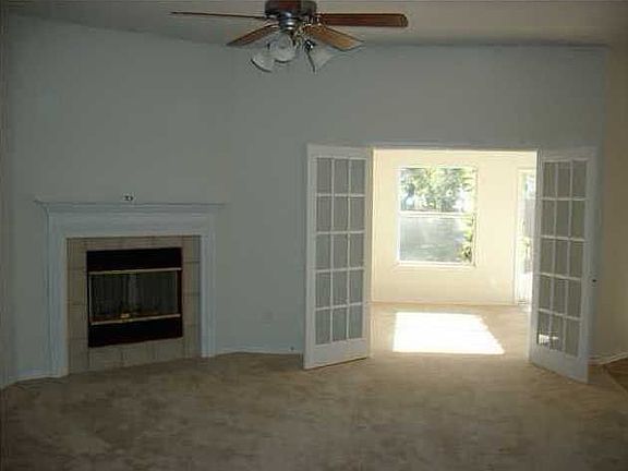 5th image of 823 Waterview Cove Dr