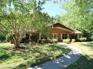 7212 Saddle Creek Dr, Kernersville, NC 27284