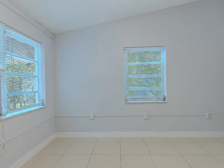 5824 McKinley St #2 — Photo 11