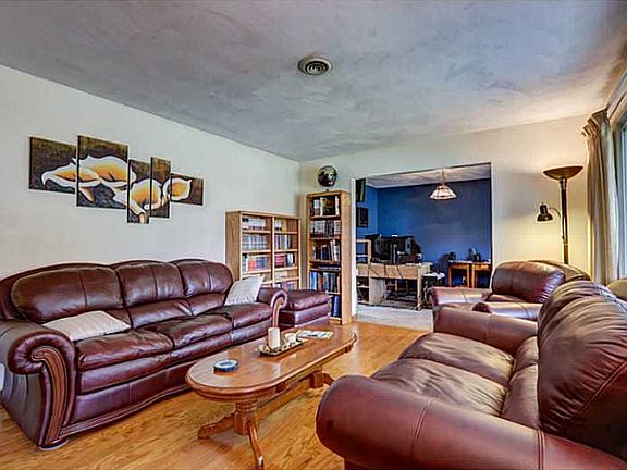 3rd image of 3821 Forrester Ln