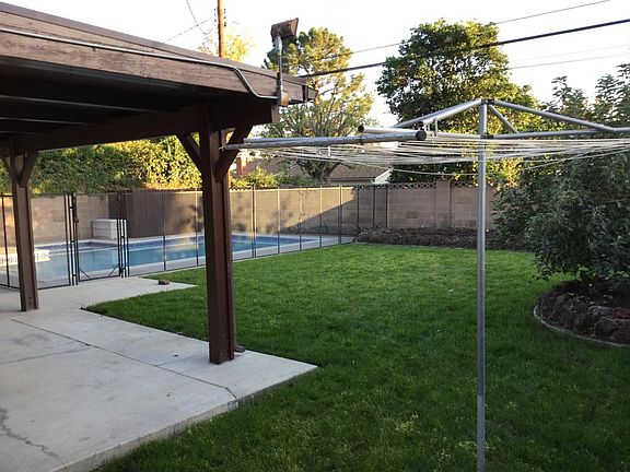 3rd image of 23946 Archwood St