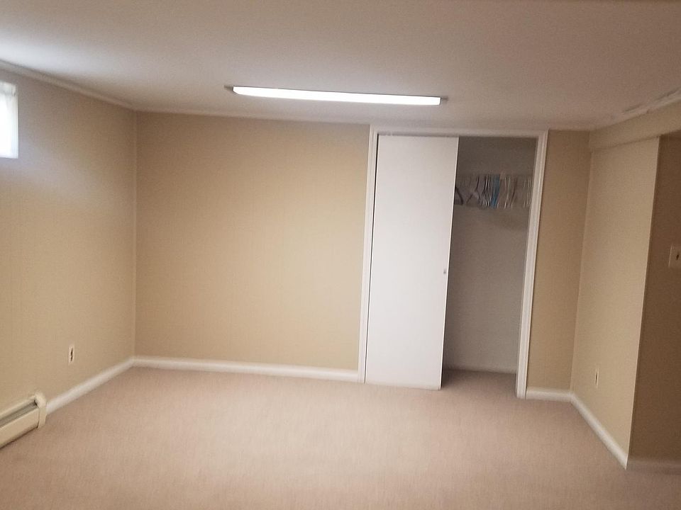 2nd image of 412 Hilda St