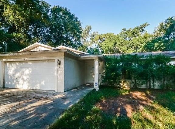 2nd image of 1017 Brenton Leaf Dr