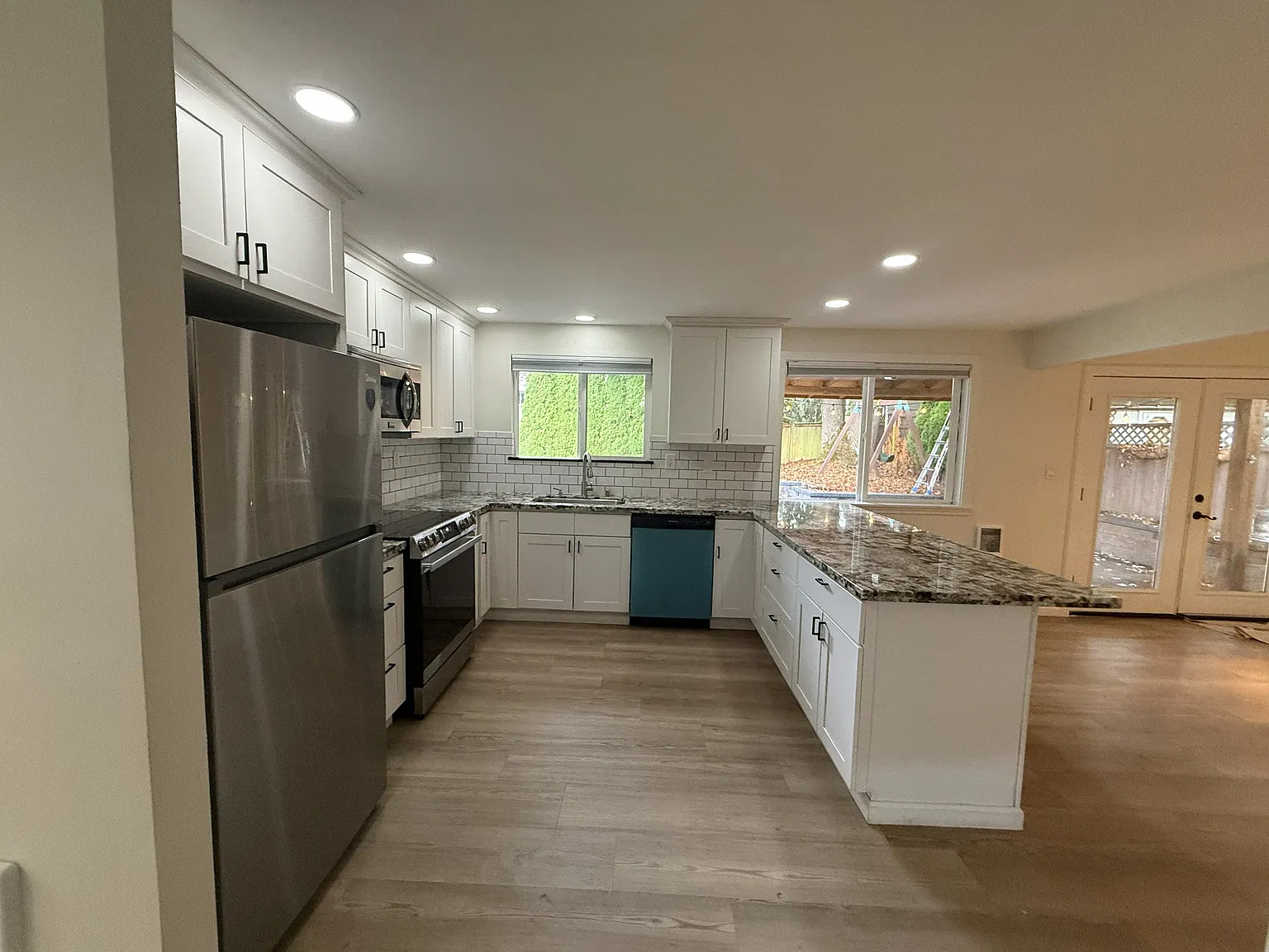 3 bed, 1200 sqft, $3,150 — Photo 3
