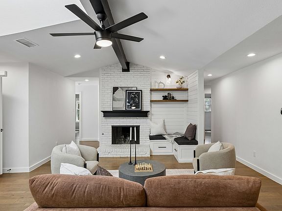 4th image of 322 Canyon Ridge Dr